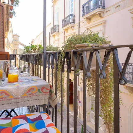 Hébergement de vacances Casa Dei Leoni Balcony On Piazza Duomo Ortigia