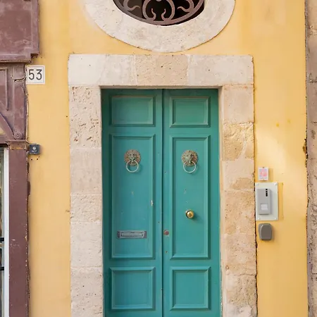 Casa Dei Leoni Balcony On Piazza Duomo Ortigia Hébergement de vacances